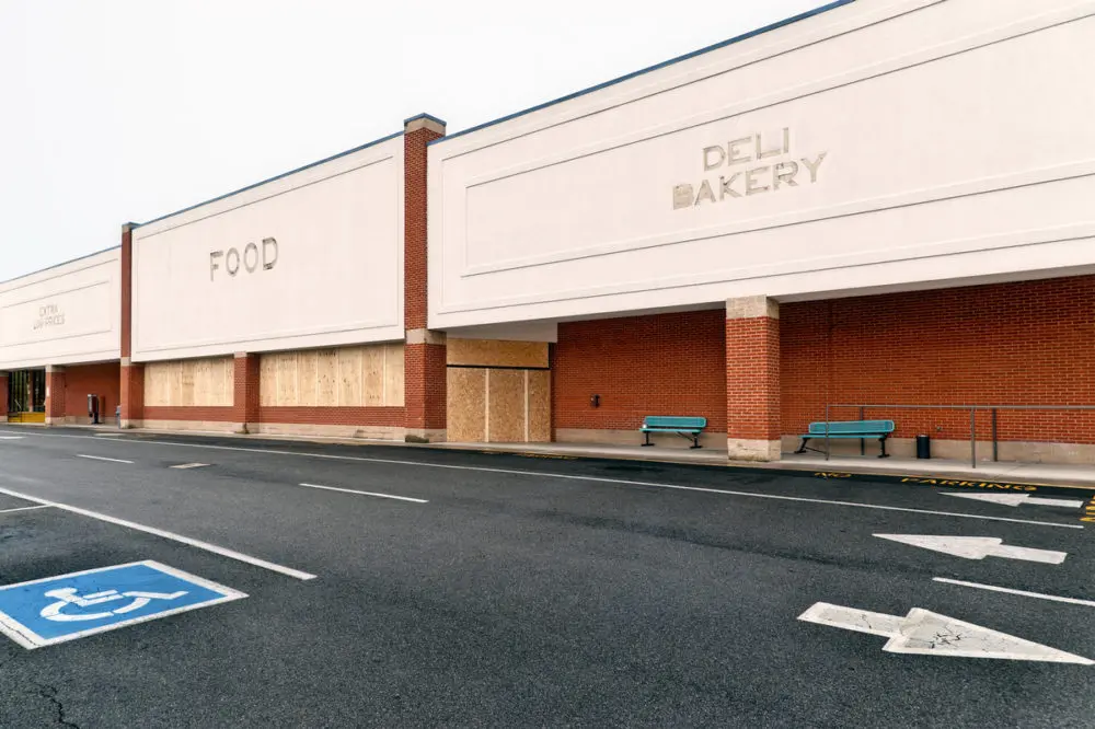 boardedup-grocerystore-out-of-business